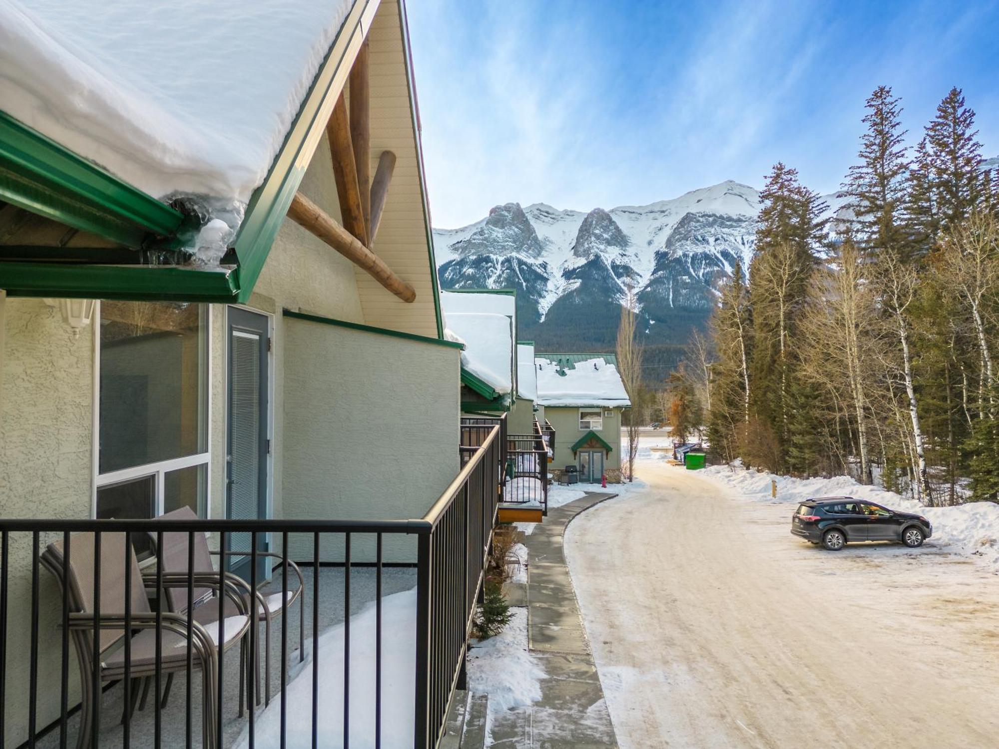 Banff Woods Lodge Canmore Buitenkant foto