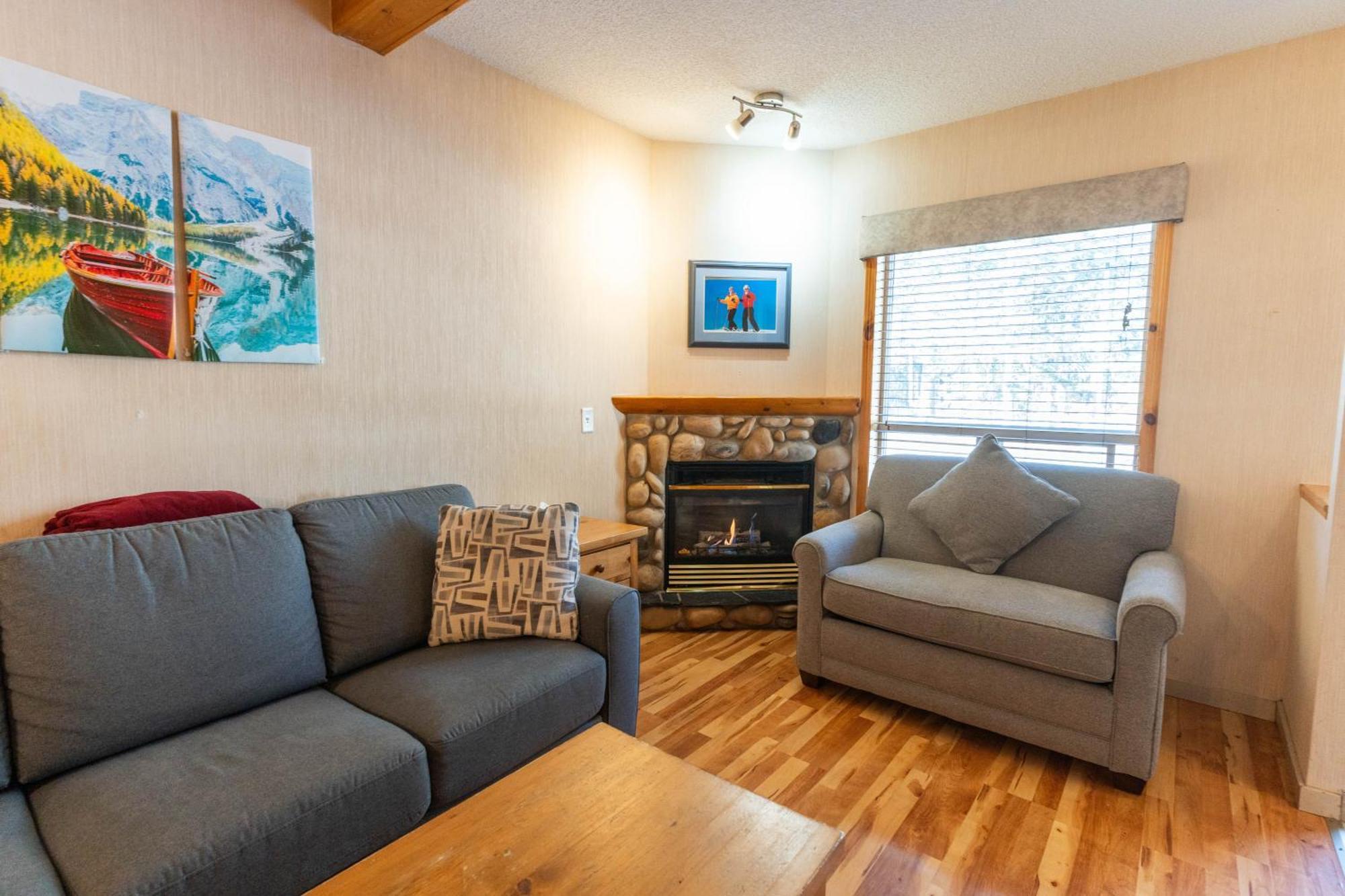 Banff Woods Lodge Canmore Buitenkant foto
