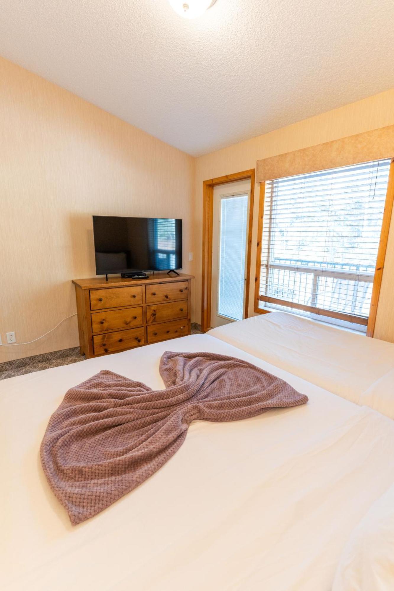 Banff Woods Lodge Canmore Buitenkant foto